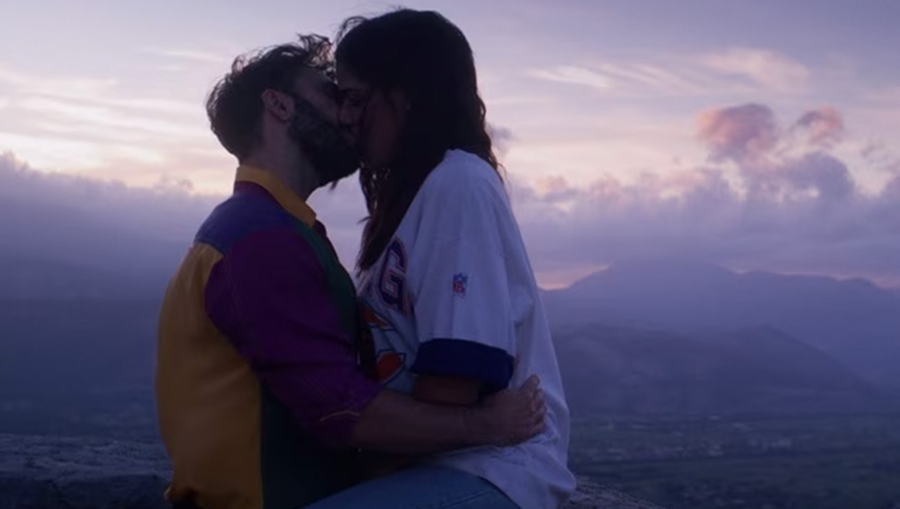 IL PAESE DEI JEANS IN AGOSTO