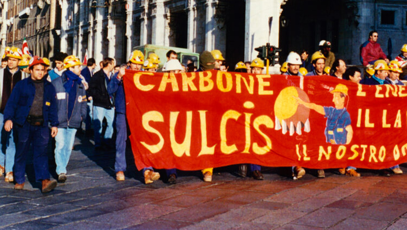 UOMINI IN MARCIA